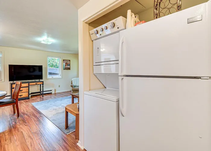 Downtown Getaway - Near Buffalo Bill Center! *