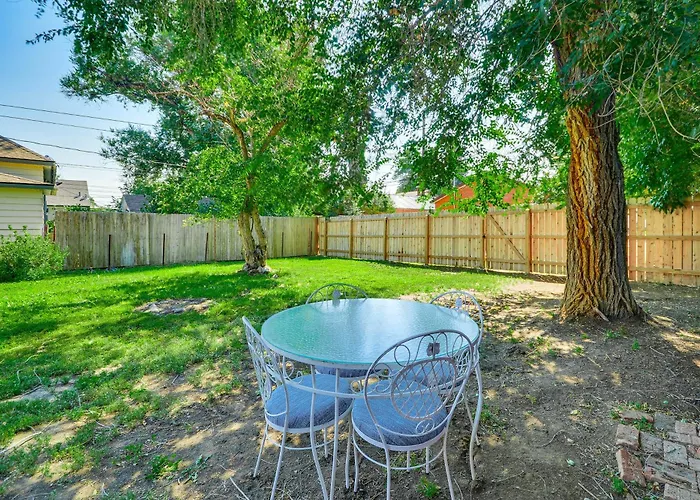 Downtown Getaway - Near Buffalo Bill Center! *