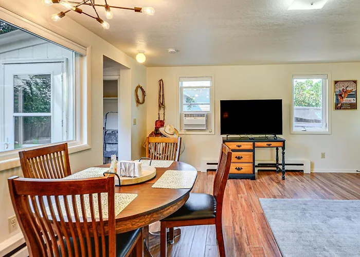 Downtown Getaway - Near Buffalo Bill Center! Holiday home Cody