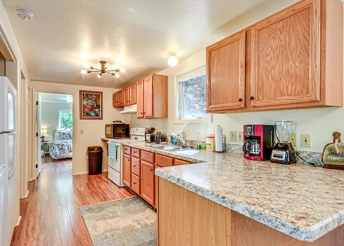 Holiday home Downtown Getaway - Near Buffalo Bill Center! *
