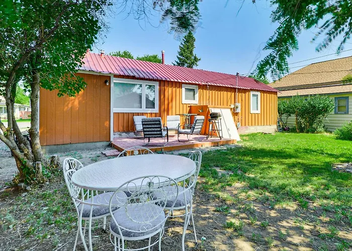 Downtown Getaway - Near Buffalo Bill Center! Holiday home *